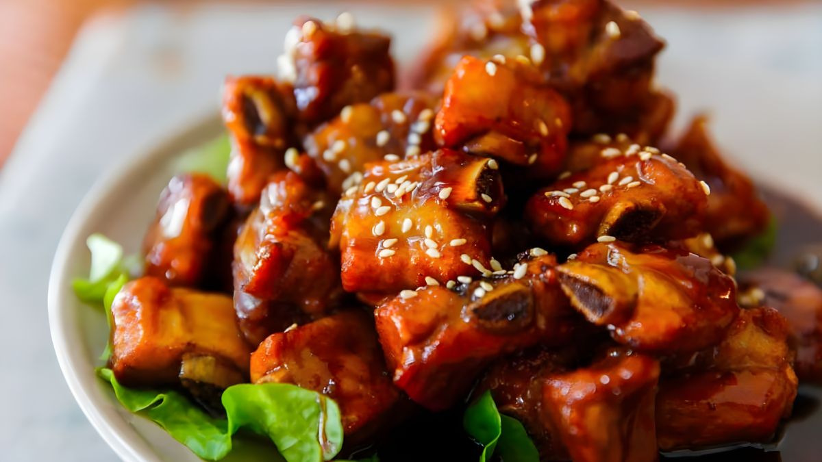 Món sườn xào chua ngọt là món khá dễ nấu