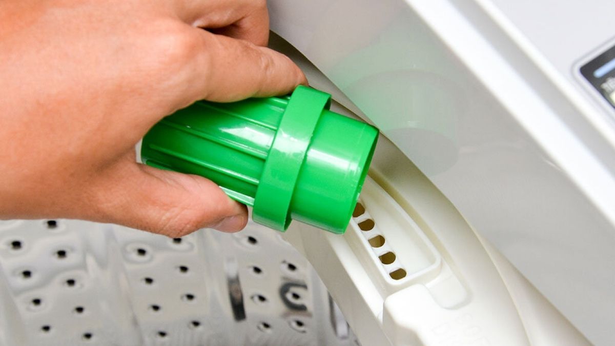 Vị trí khay đổ nước xả máy cửa trên