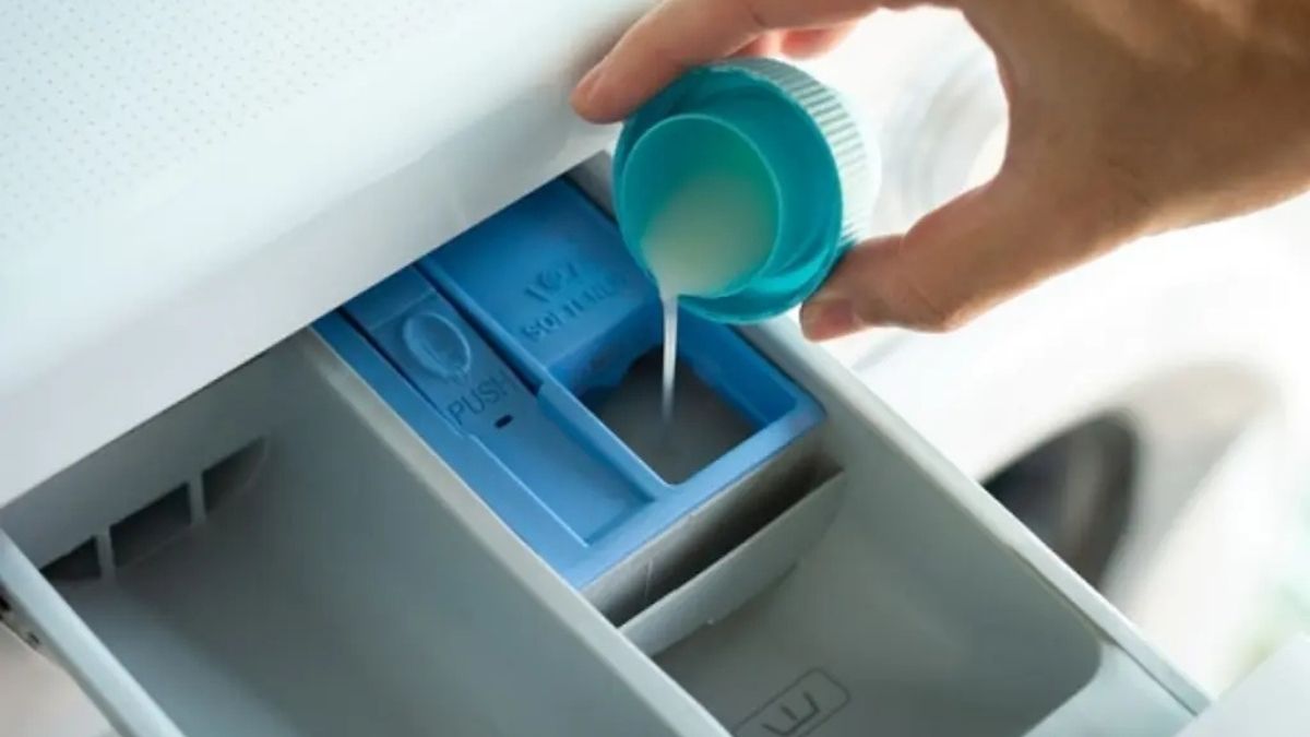 Vị trí khay đổ nước xả máy cửa ngang