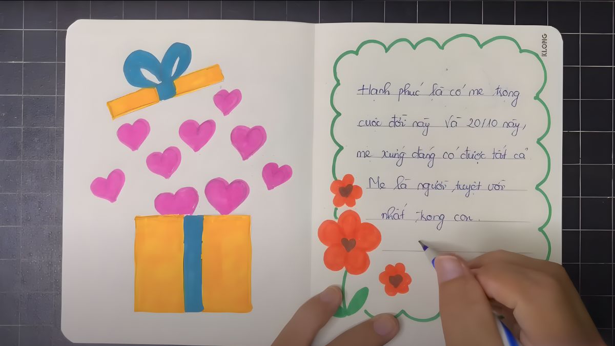 Mẫu thiệp 20/10 với hình ảnh vườn hoa rực rỡ