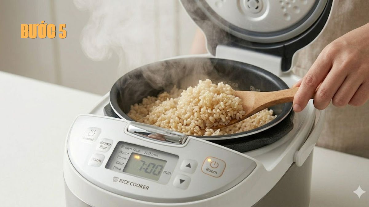 Cách nấu cơm gạo lứt bằng nồi cơm điện dẻo thơm như cơm trắng