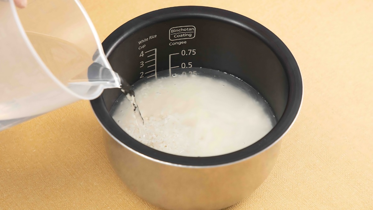 Lưu ý quan trọng khi nấu cháo xương heo bằng nồi cơm điện