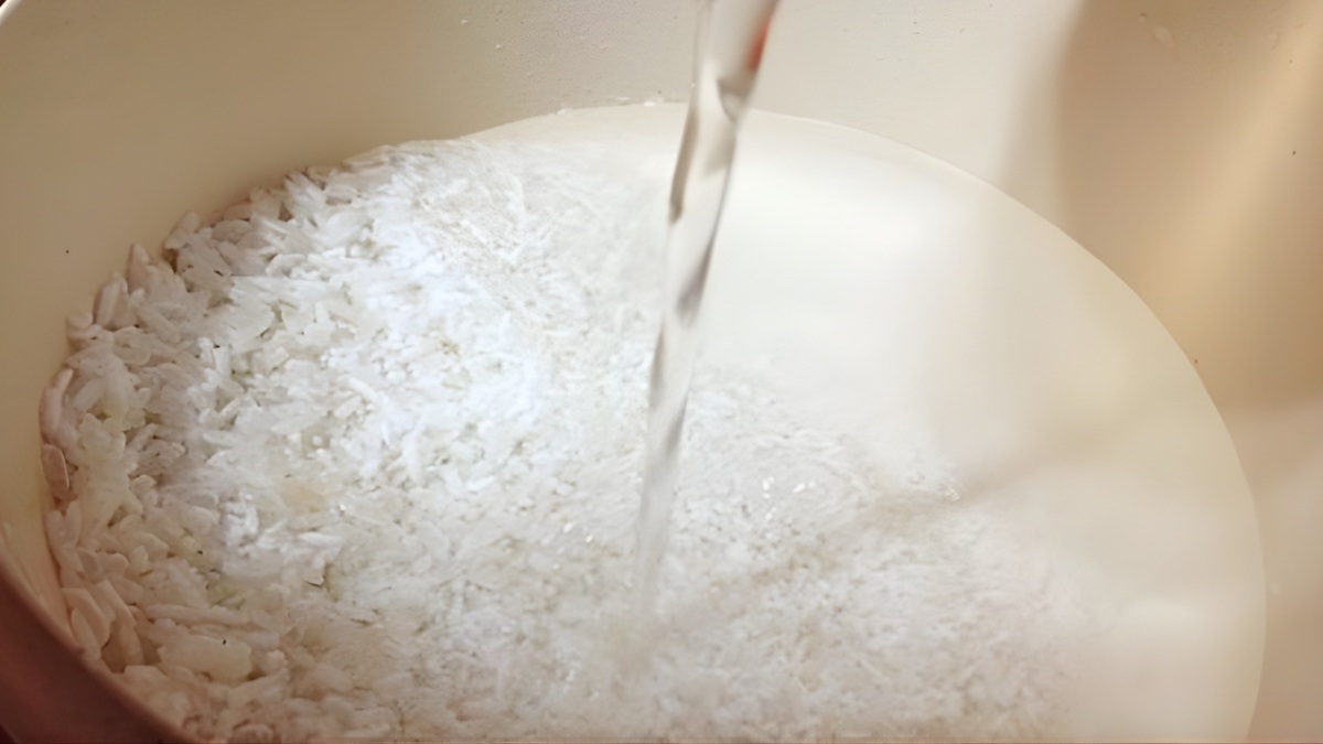 Cách vo gạo và ngâm gạo giúp cháo nhanh nhừ