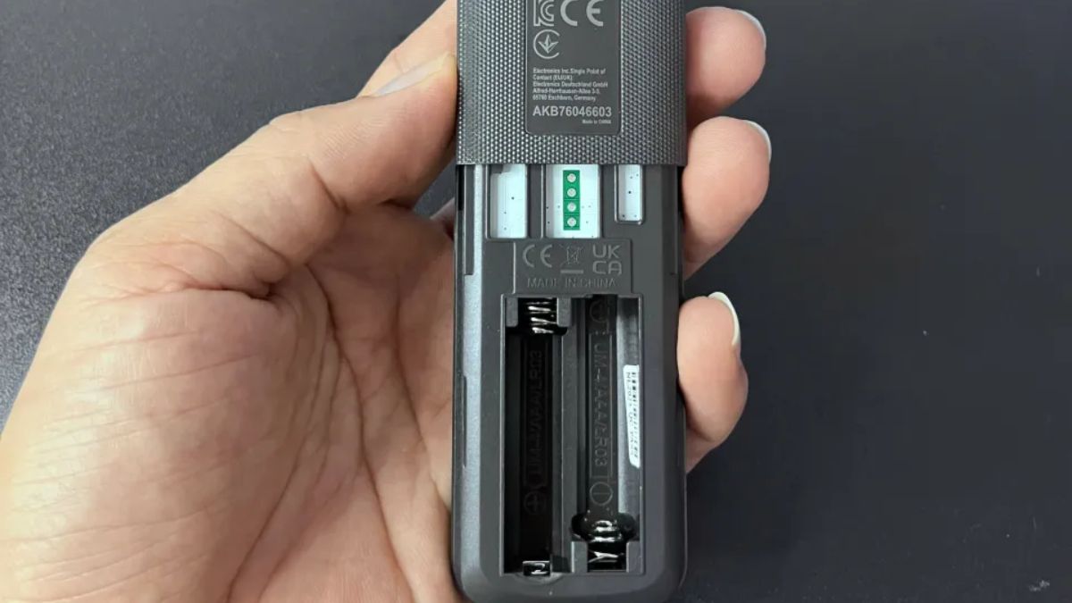 Cách reset điều khiển tivi LG thường