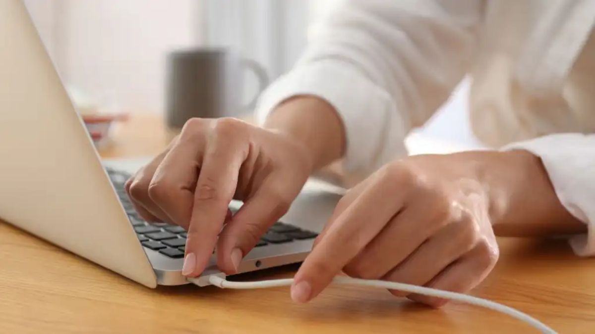 Những lưu ý để tránh chai pin khi sử dụng nguồn điện trực tiếp