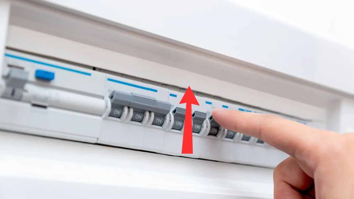 Tắt đèn xanh trên điều hòa Panasonic không cần remote