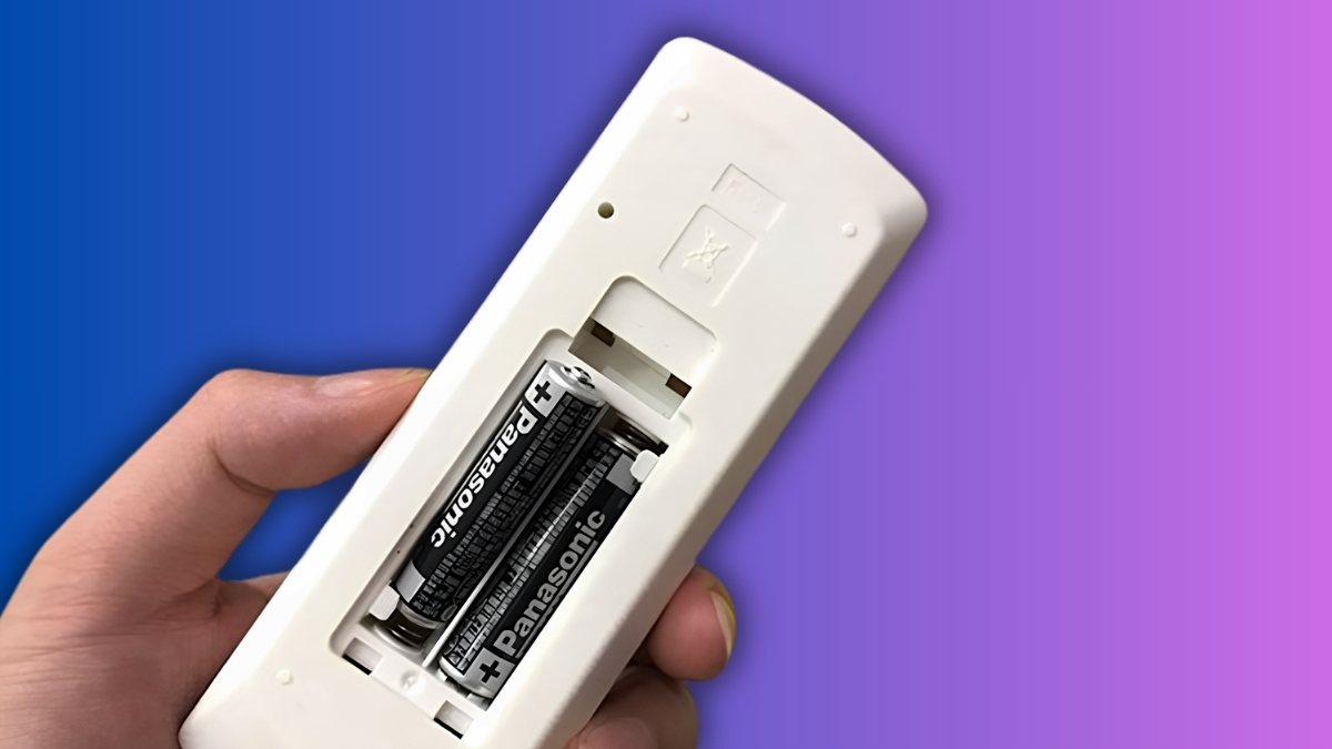 Remote bị sai chế độ hoặc bị hỏng khiến không thể tắt được chế độ quạt gió ở điều hòa Panasonic