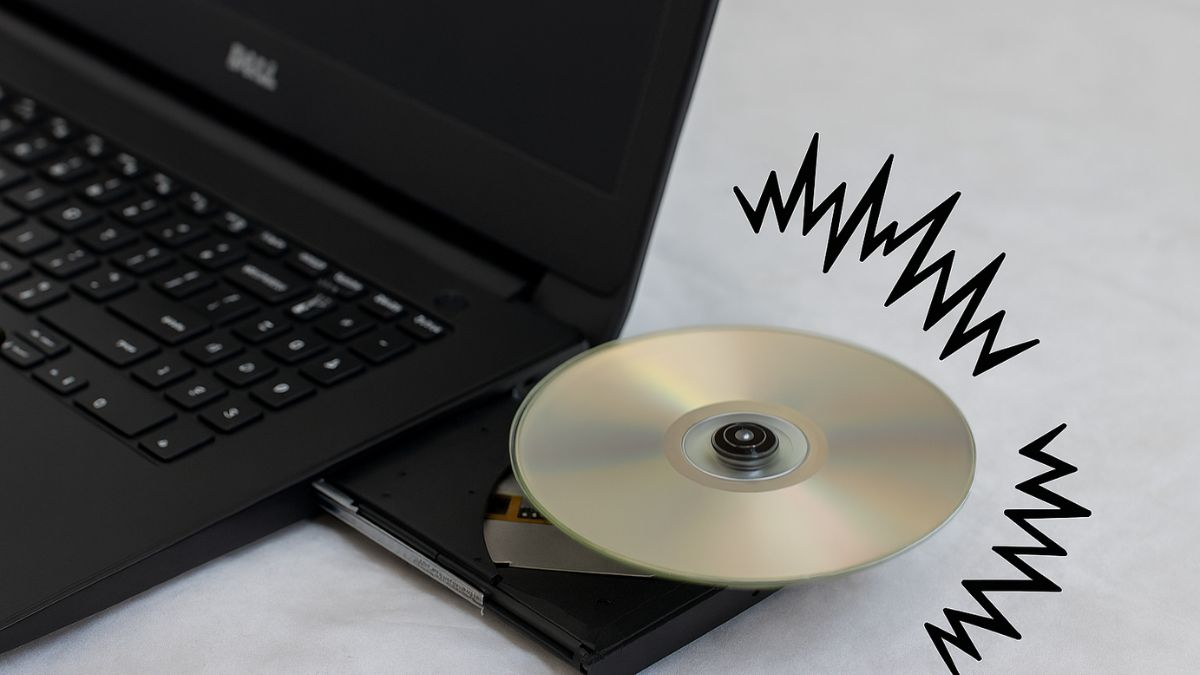 Ổ CD phát ra tiếng kêu lớn