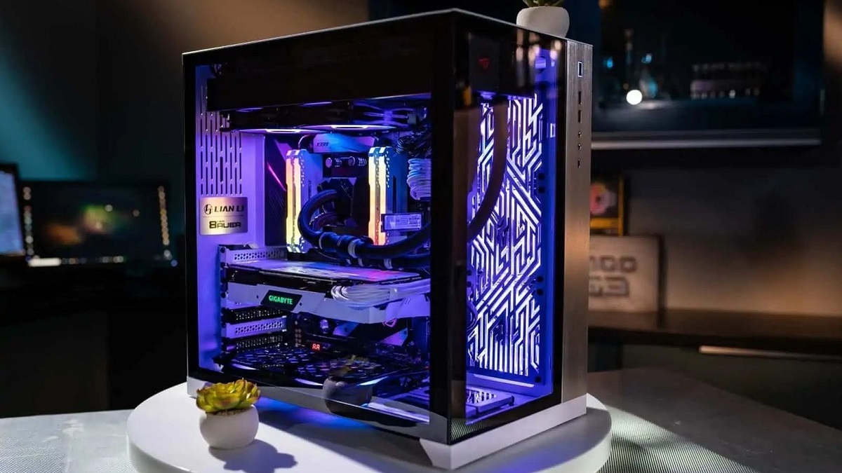 Case máy tính giúp quản lý không gian và đi dây gọn gàng