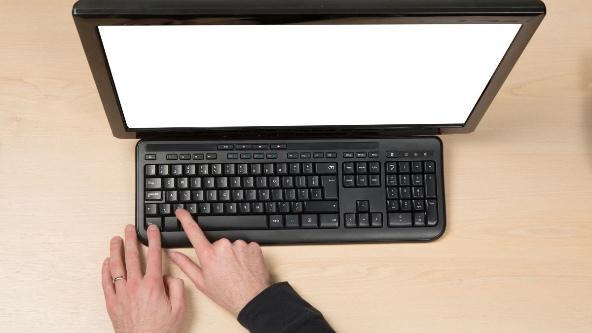 Ctrl + Z là tổ hợp phím hoàn tác thao tác đã thực hiện trên máy tính