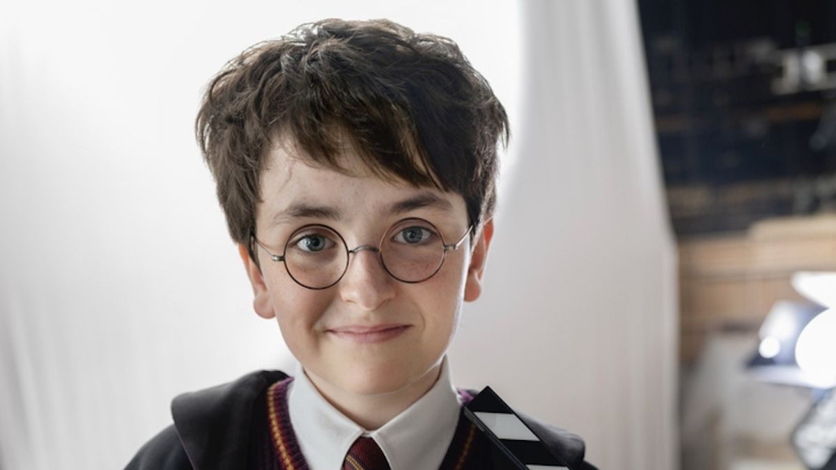 Dominic McLaughlin thủ vai Harry Potter