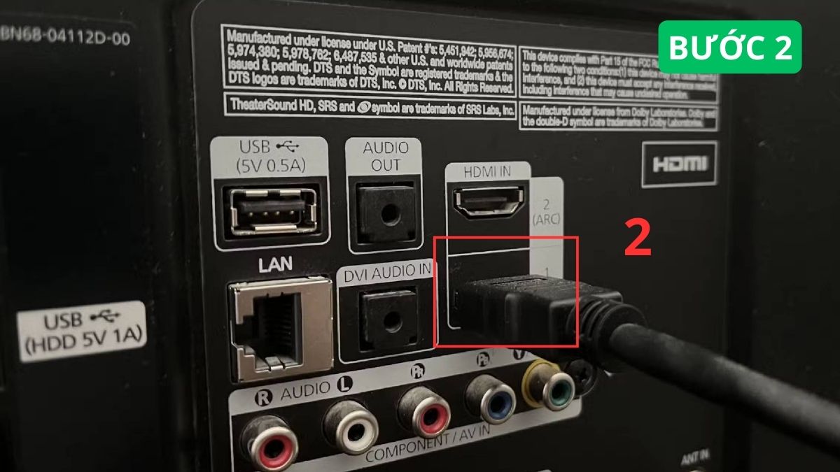 Sử dụng cáp chuyển đổi để kết nối iPhoen với tivi Samsung không có AirPlay