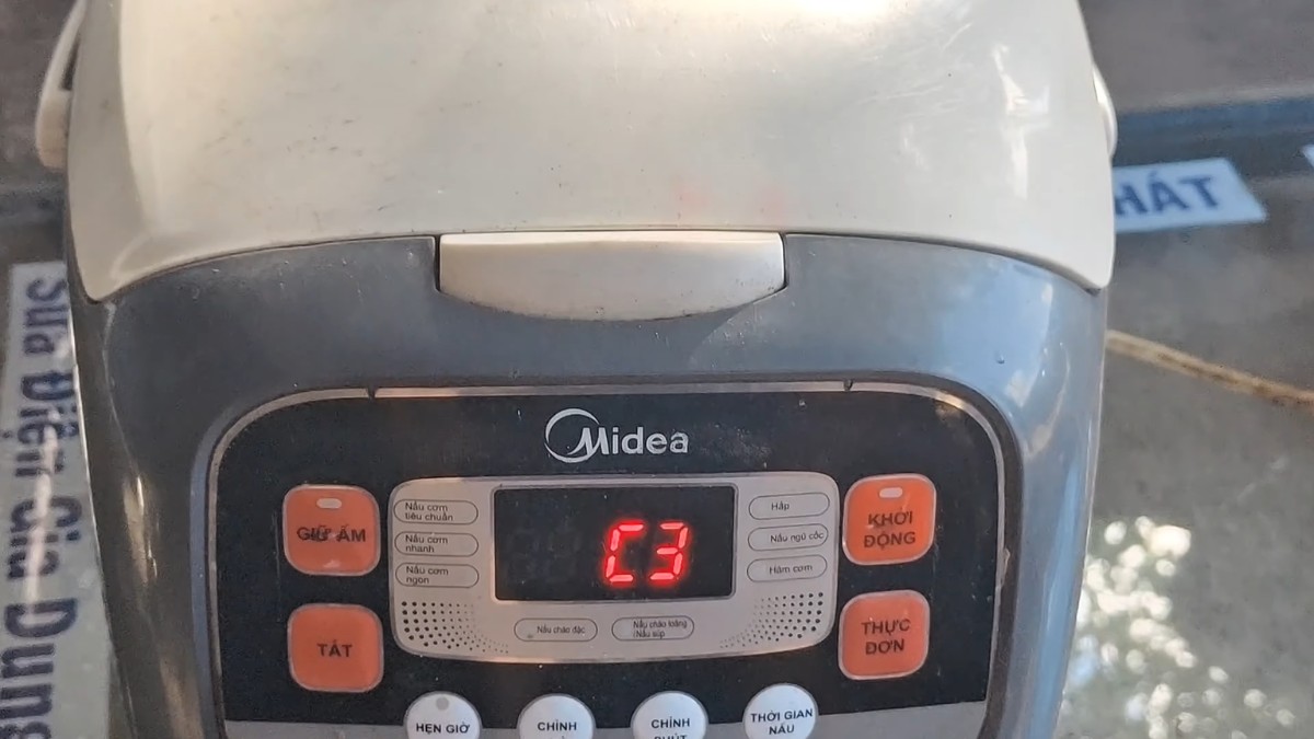 Dấu hiệu nhận biết lỗi C3 của nồi cơm Midea