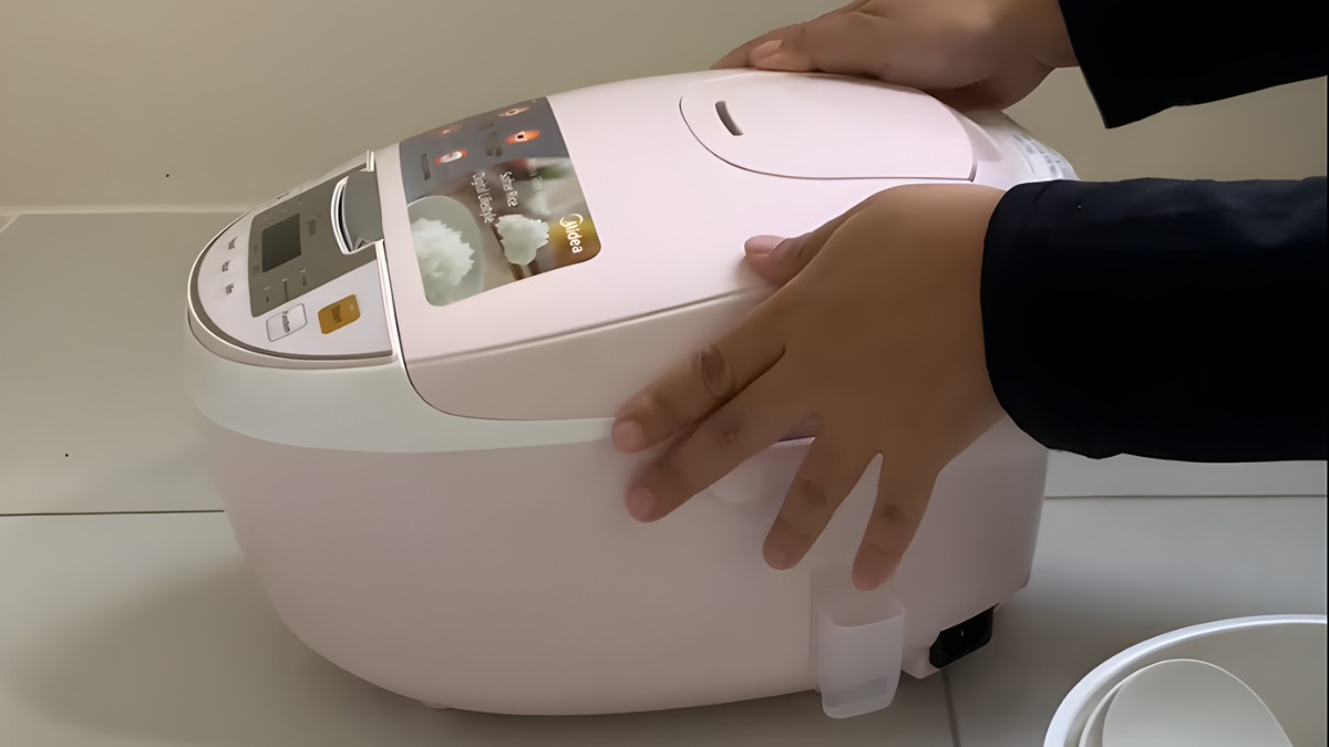 Nắp nồi chưa được đóng kín