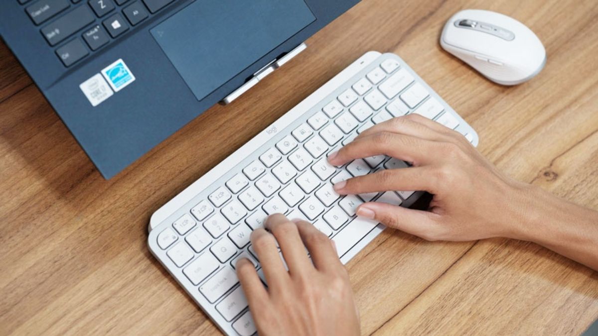 Dùng bàn phím rời để kiểm tra lỗi phần cứng