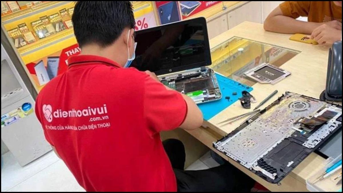 Mang laptop đến trung tâm khi bị lỗi phần cứng