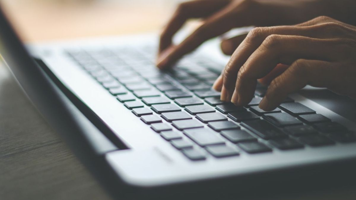 Lỗi phần cứng gây ra lỗi không đánh được số trên bàn phím laptop HP