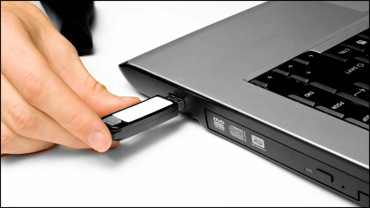 Khi nào nên thay mới USB hoặc mang máy đi sửa? 