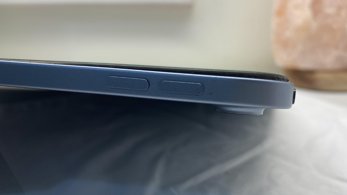 Vì sao màn hình của iPad bị đốm trắng?