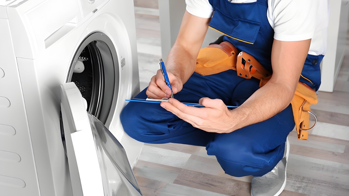 Liên hệ đội ngũ chuyên môn khi máy có dấu hiệu hư hỏng nặng