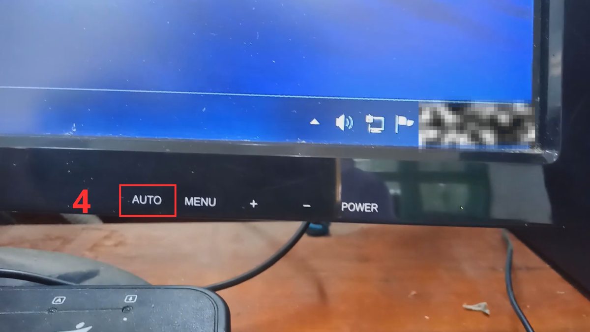 Sử dụng nút vật lý trên màn hình để tăng - giảm độ sáng màn hình PC