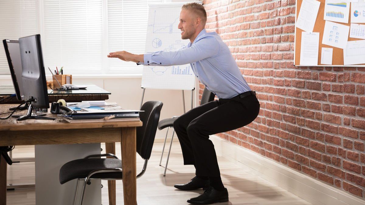 Tập thể dục nhẹ tại chỗ có tác dụng làm giảm mỏi cơ lưng, cổ