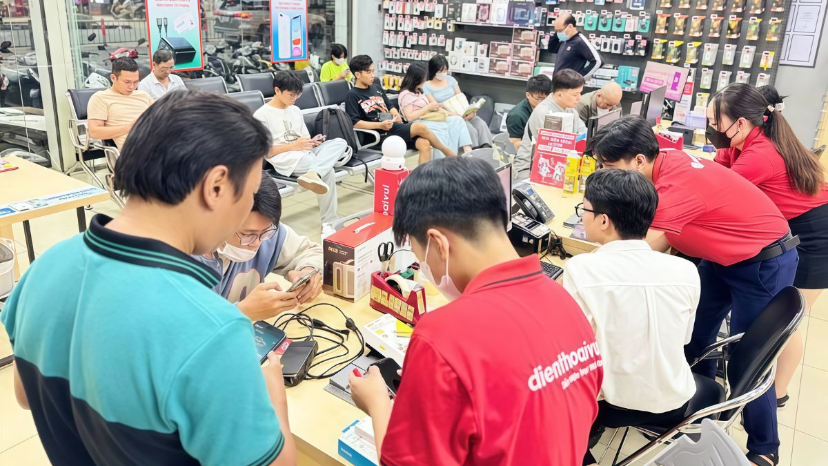 Mang tai nghe đến trung tâm sửa chữa