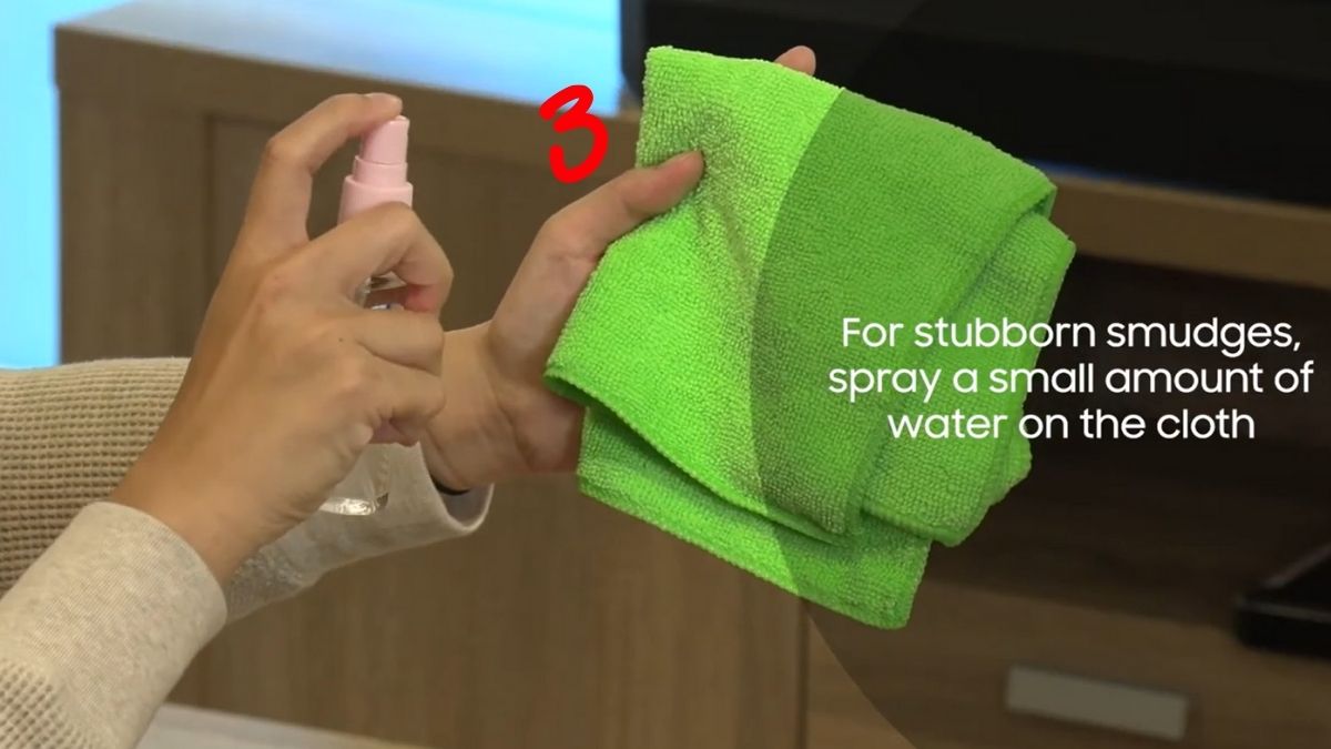 Vệ sinh màn hình bằng quy trình “Khô – Sạch – Nhẹ”