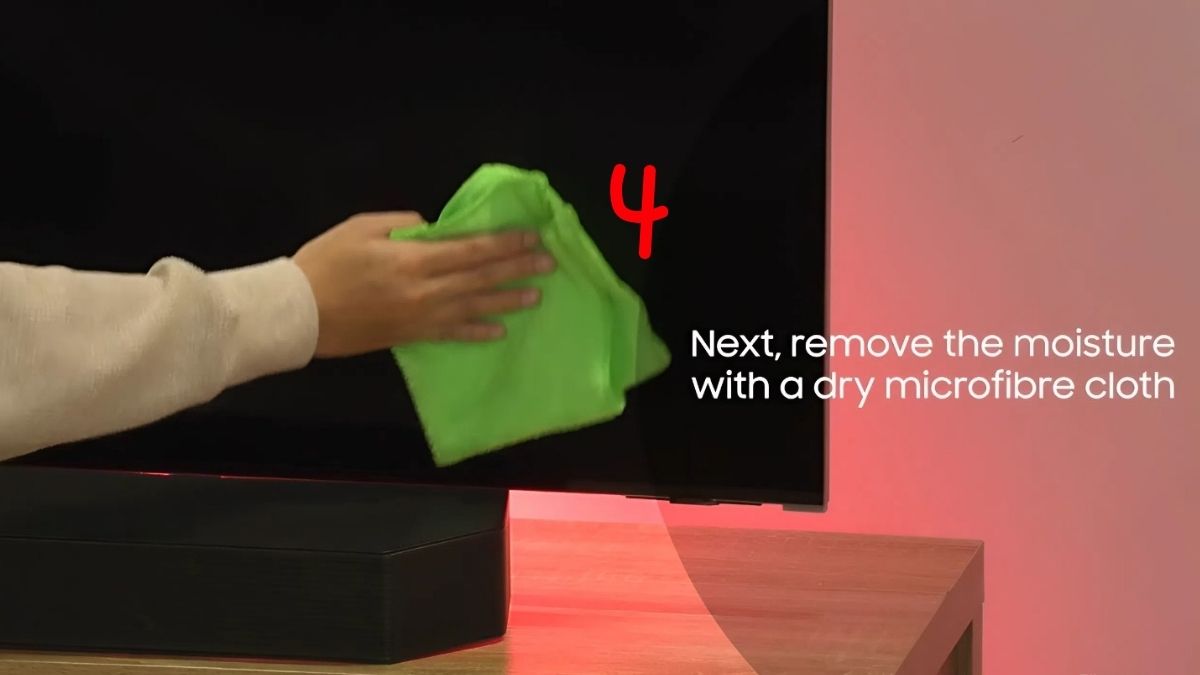 Vệ sinh màn hình bằng quy trình “Khô – Sạch – Nhẹ”