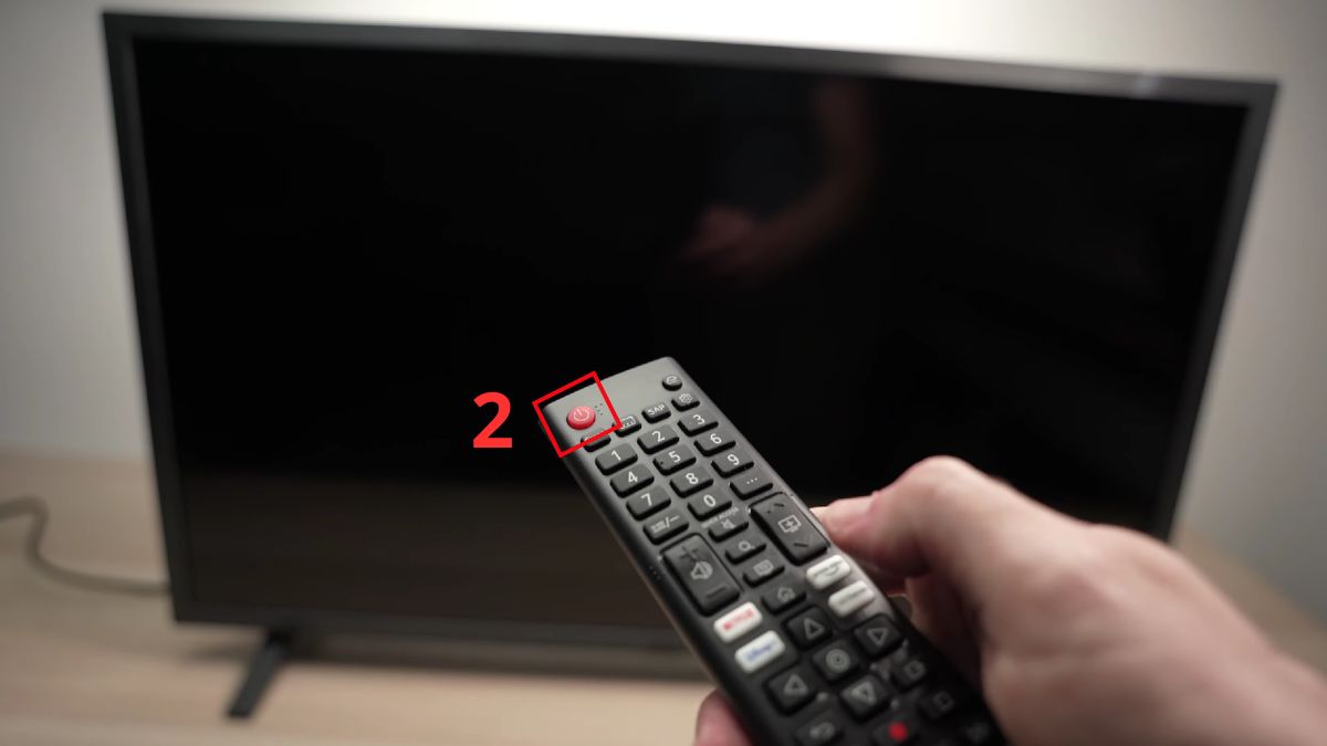 Kiểm tra kết nối HDMI và thiết bị ngoại vi