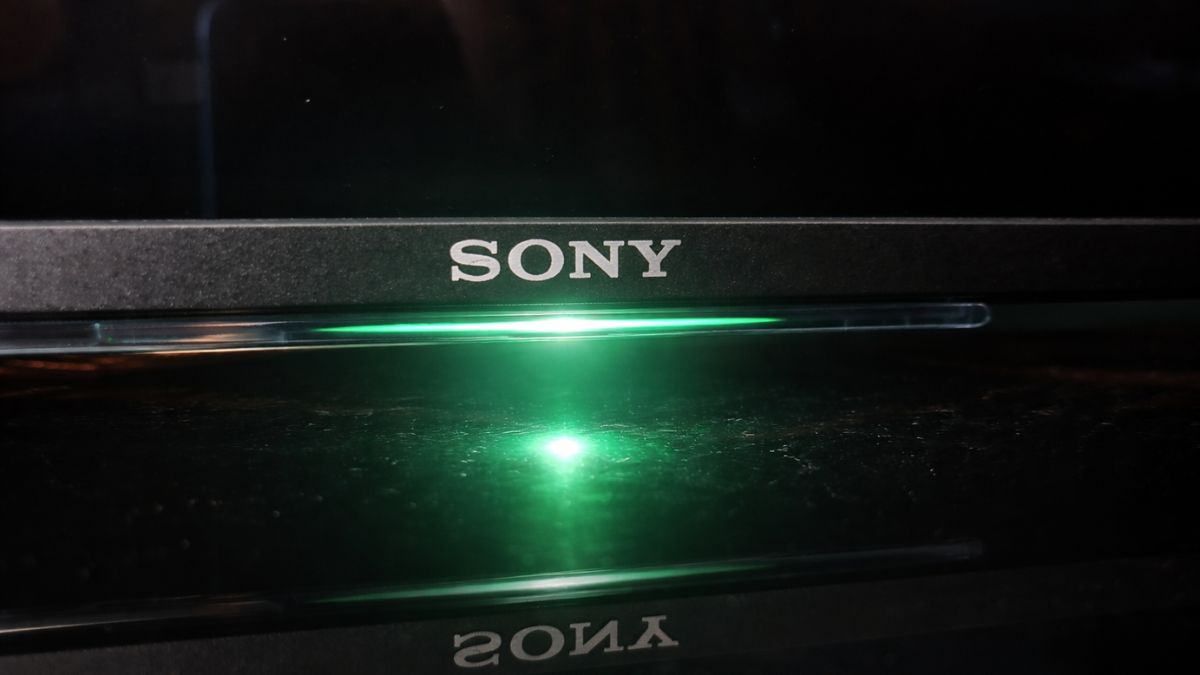 Nguyên nhân khiến tivi Sony nháy đèn xanh liên tục