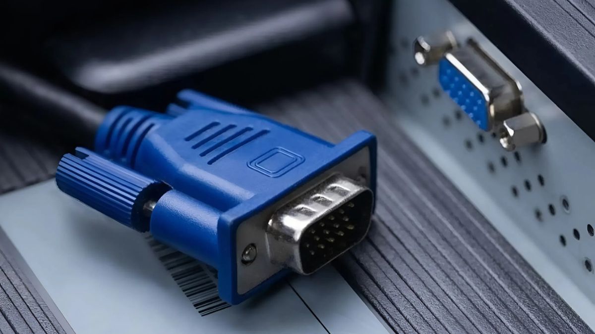 Kiểm tra cáp kết nối và cổng xuất hình