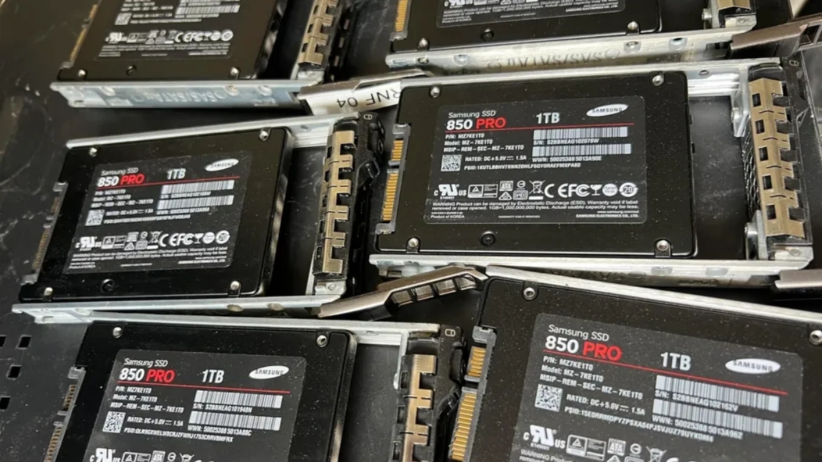 Chuyện khó tin: Game thủ nhặt được 6TB SSD Samsung từ thùng rác!