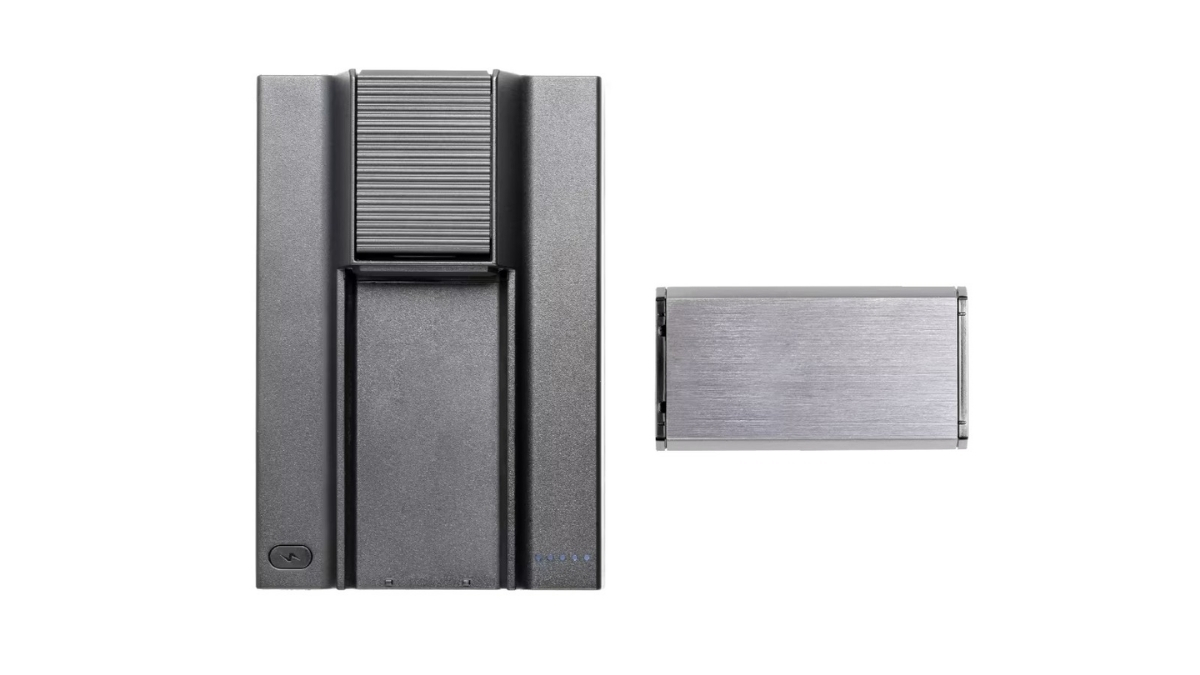 Người dùng có thể tháo rời ổ SSD để sử dụng như một ổ cứng di động thông thường