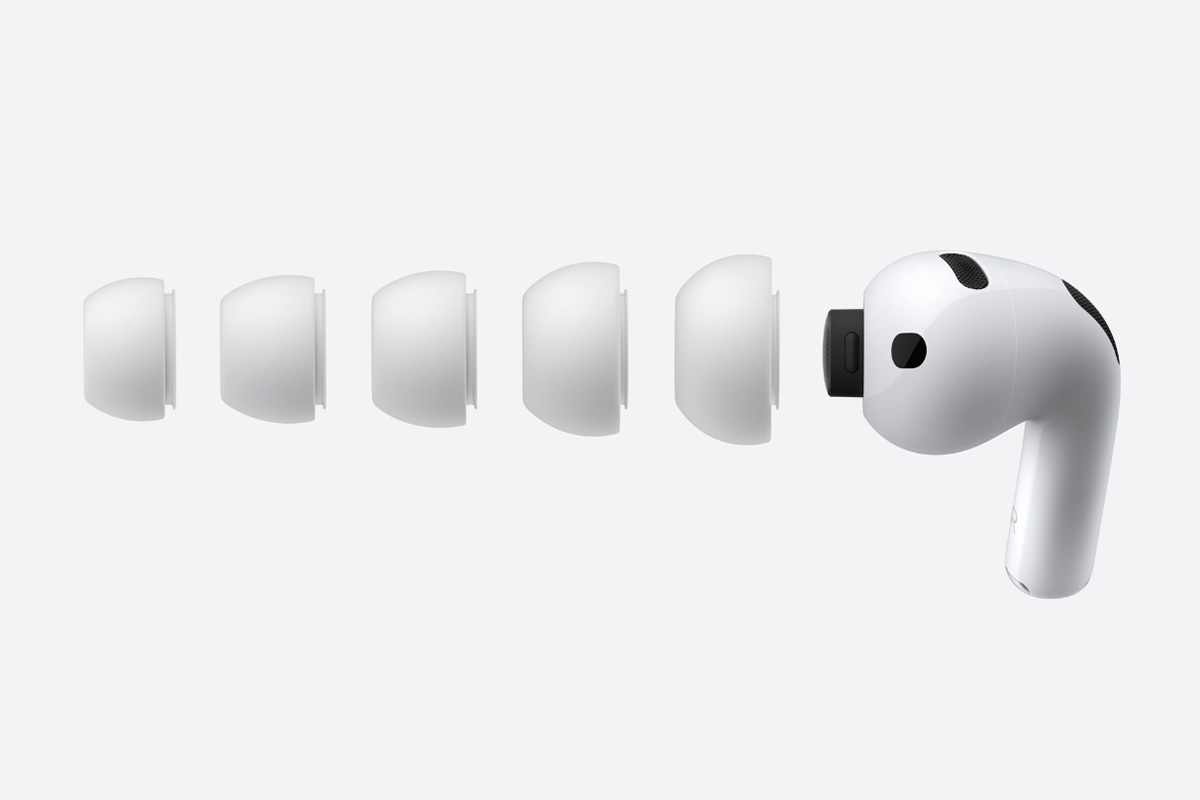 AirPods Pro 3 ra mắt vào đêm 9/9 được bổ sung thêm đệm tai bằng mút hoạt tính với 5 kích cỡ, bao gồm cả size XXS mới. Ảnh: Apple