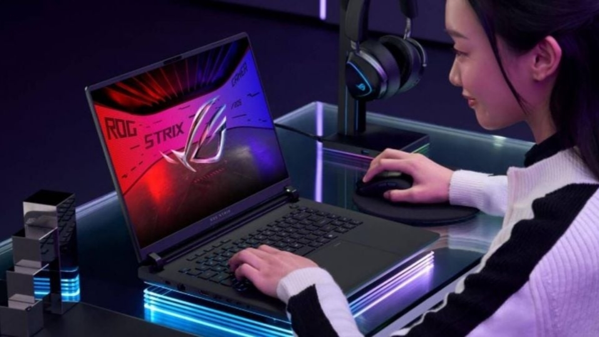 ASUS áp dụng hệ thống tản nhiệt khủng gồm buồng hơi (vapor chamber), thiết lập 3 quạt và heatsink nhiều lớp