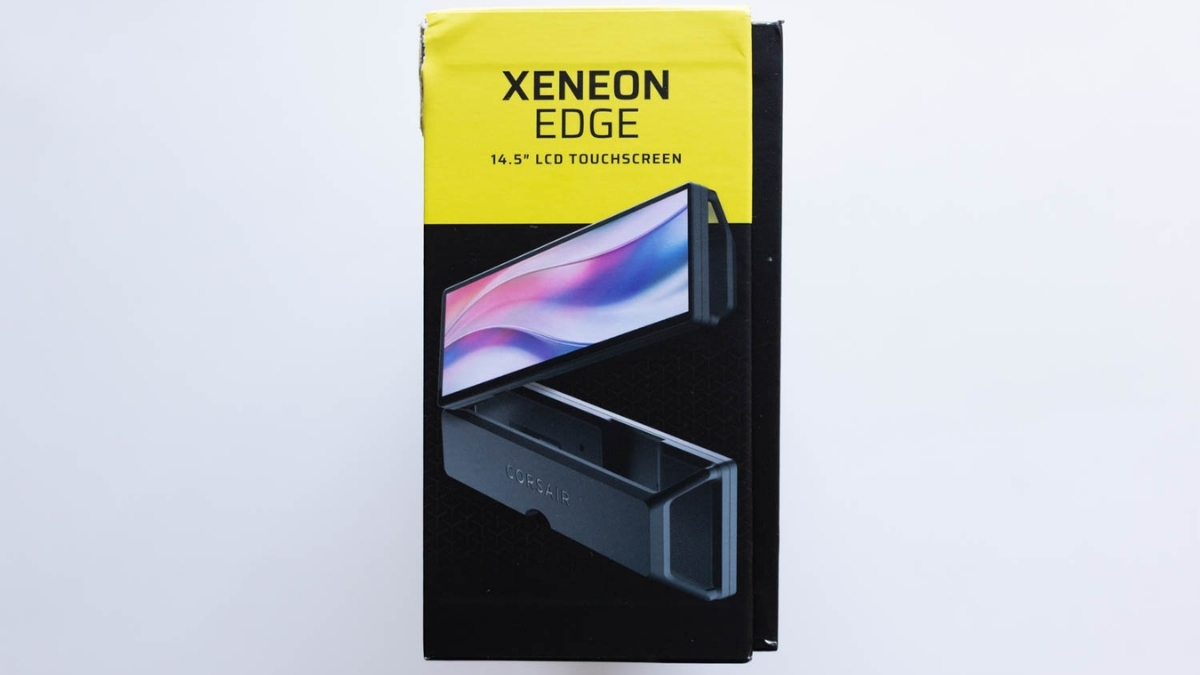 Vỏ hộp của của Corsair Xeneon Edge
