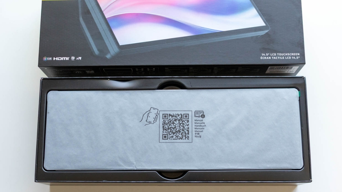 Vỏ hộp của của Corsair Xeneon Edge