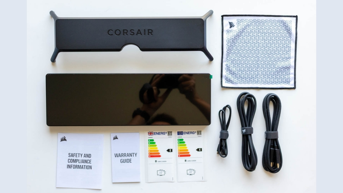 Phụ kiện của của Corsair Xeneon Edge