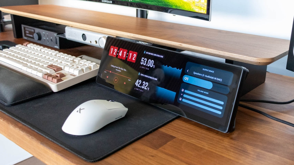 Thiết kế và ngoại hình của Corsair Xeneon Edge
