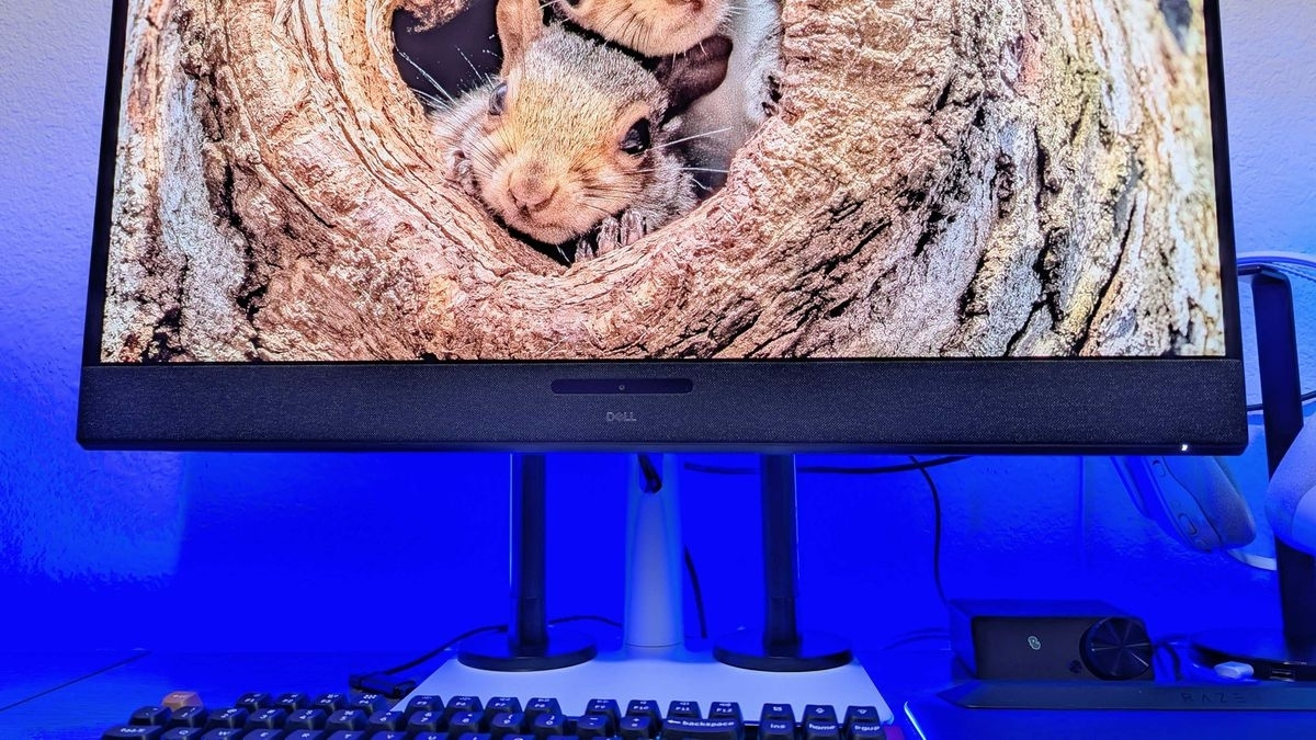 Màu sắc sống động của Dell S3225QC