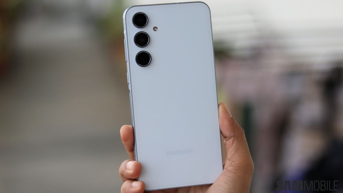 Chiếc Samsung Galaxy A56 cũng nhận được bản vá bảo mật trong đợt này
