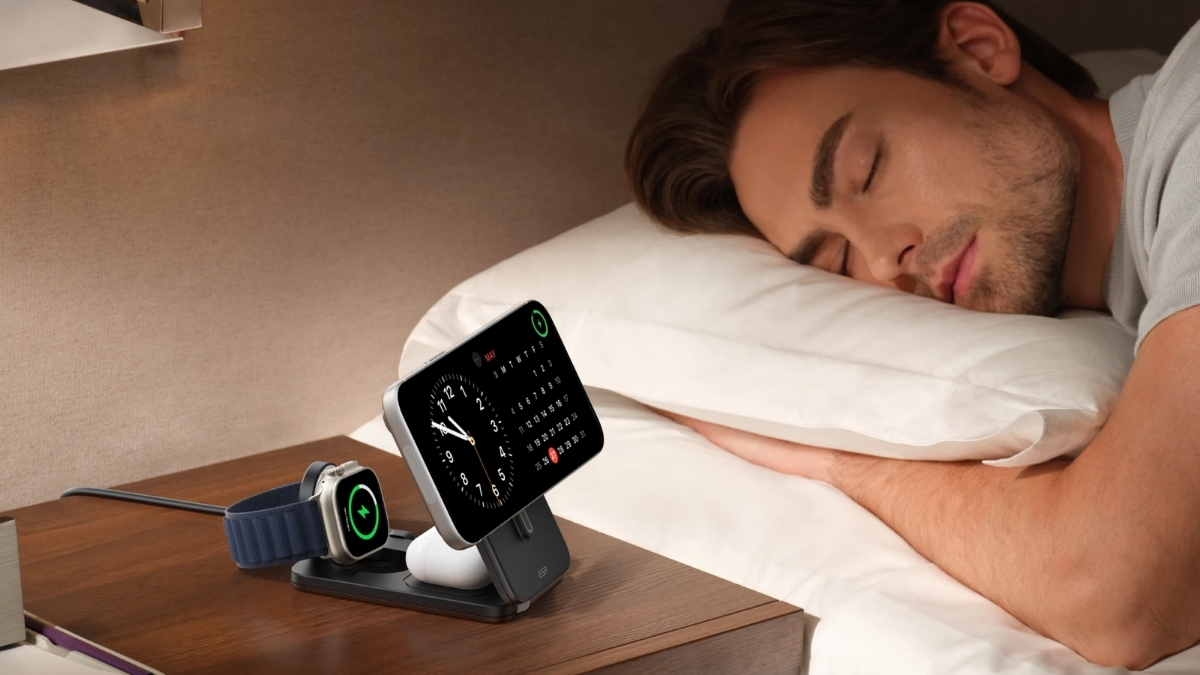 ESR CryoBoost hỗ trợ sạc đồng thời cả iPhone, Apple Watch và AirPods