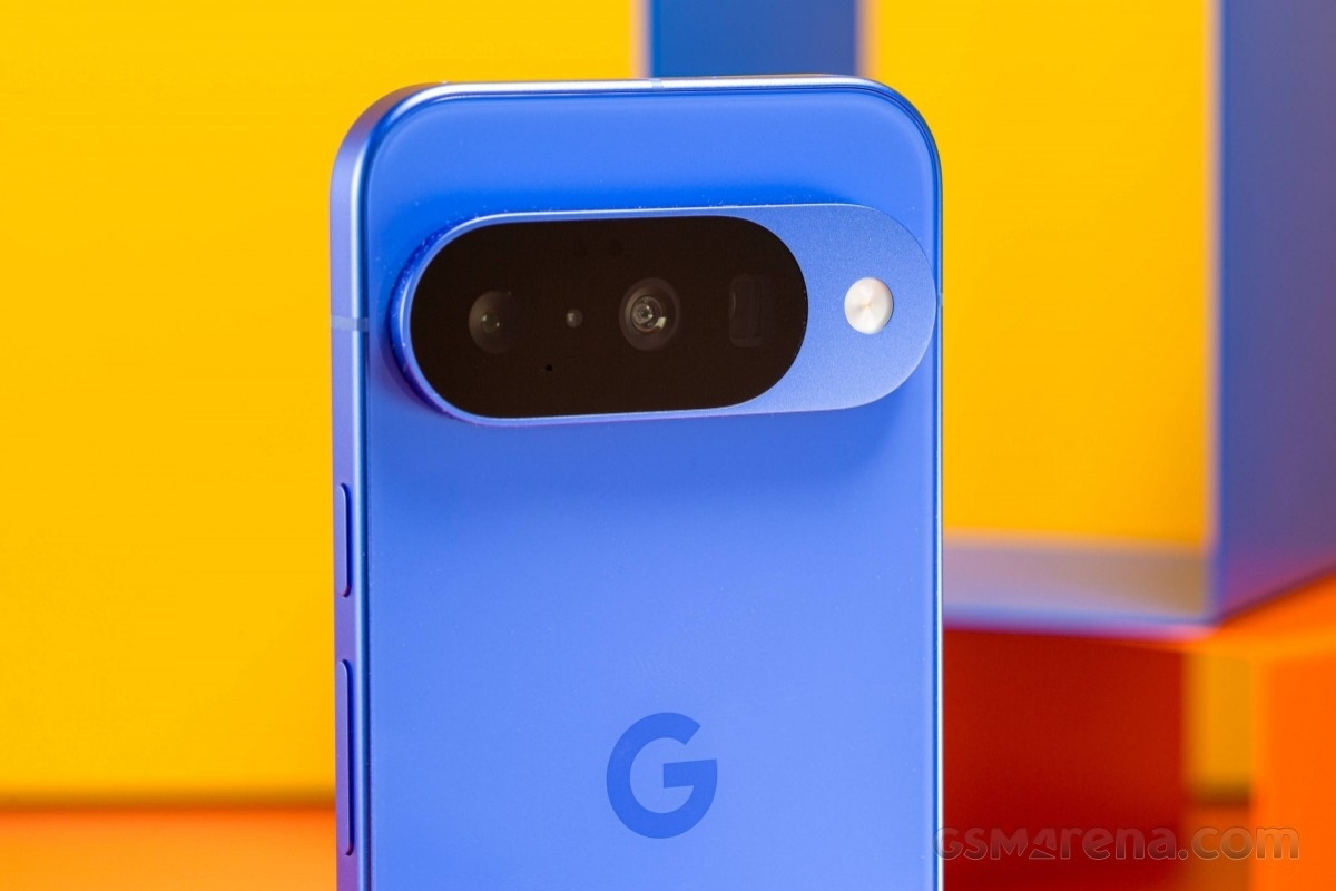 Google Pixel 10 có cụm camera chạy ngang toàn bộ mặt lưng
