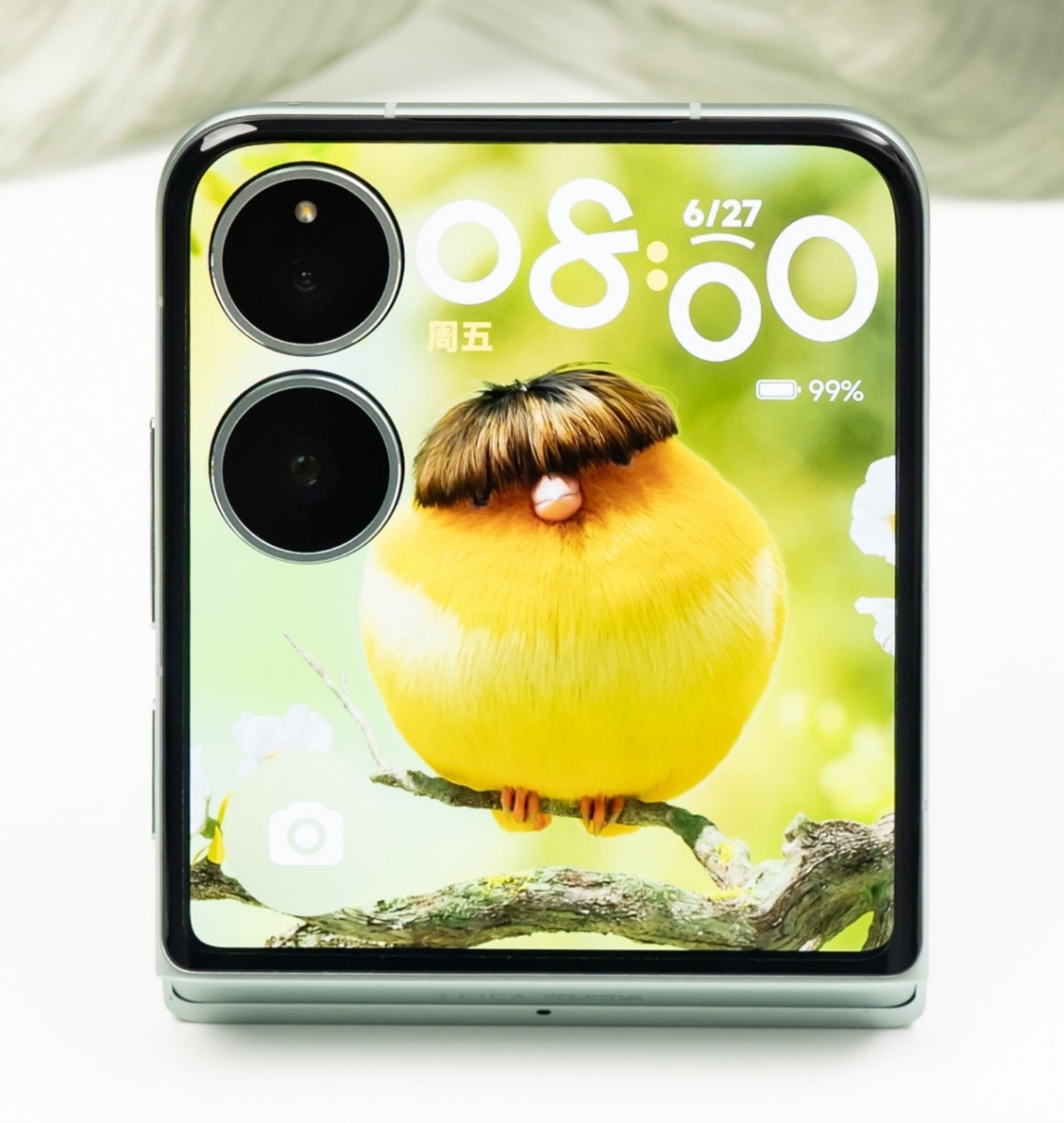 Cận cảnh camera sau của Xiaomi MIX Flip 2