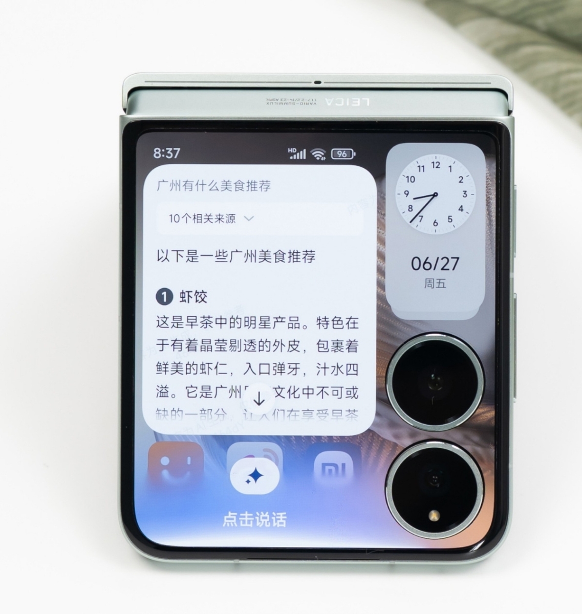 Với tỷ lệ 18:9, màn hình ngoài MIX Flip 2 tương thích tốt với hầu hết ứng dụng