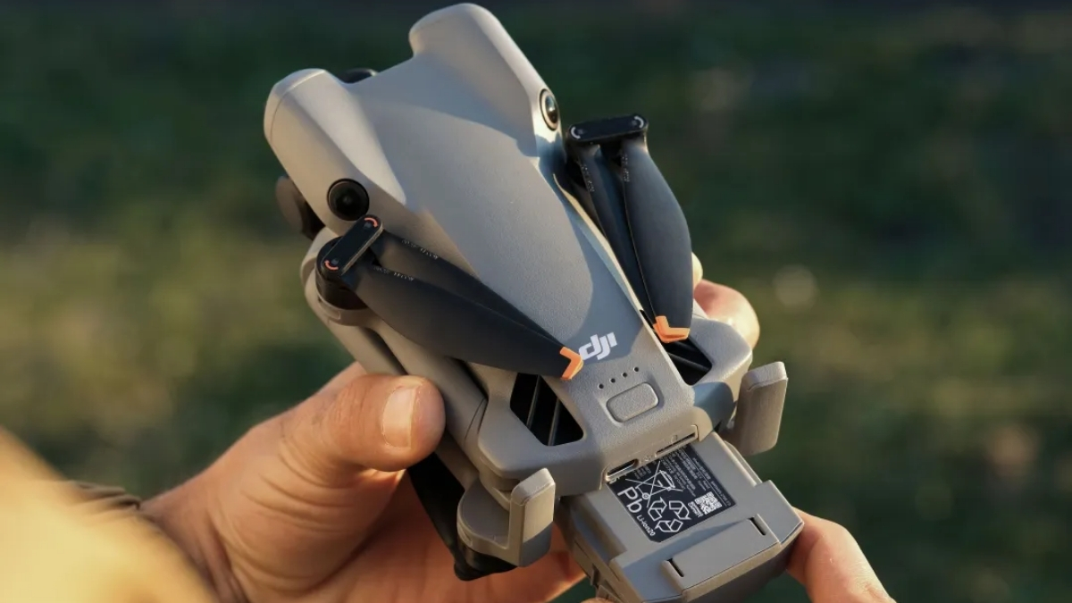 Mini 5 Pro có thể bay 36 phút với pin tiêu chuẩn, hoặc đạt mức kỷ lục 52 phút khi sử dụng pin mở rộng