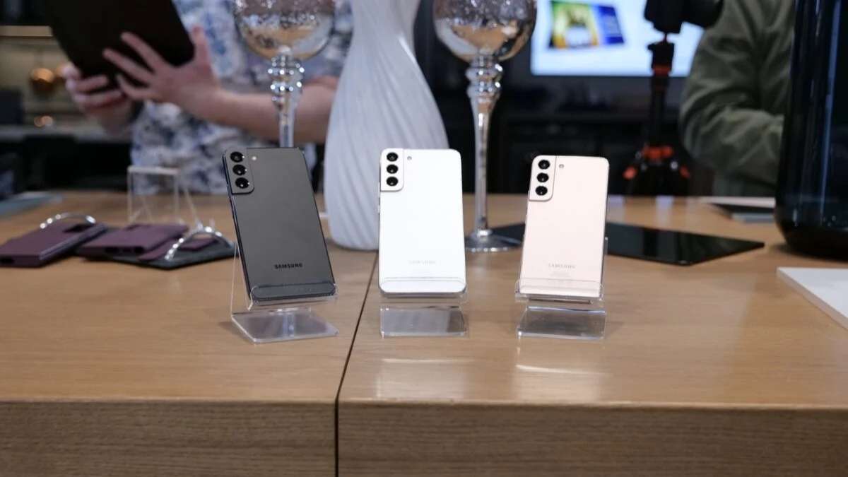 Samsung Galaxy S22 series chính thức bị dừng cập nhật hàng tháng, chuẩn bị "về hưu"