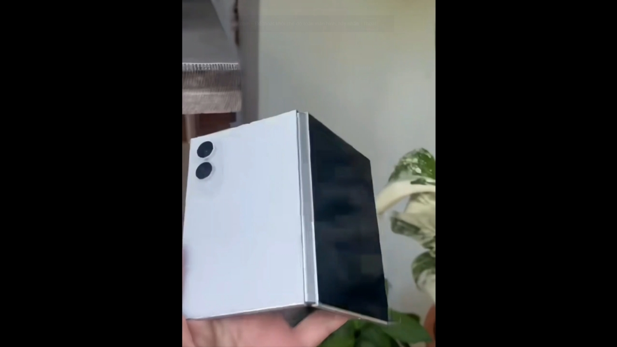 Phiên bản mô hình (dummy model) của Galaxy Z Fold8 Wide lộ diện