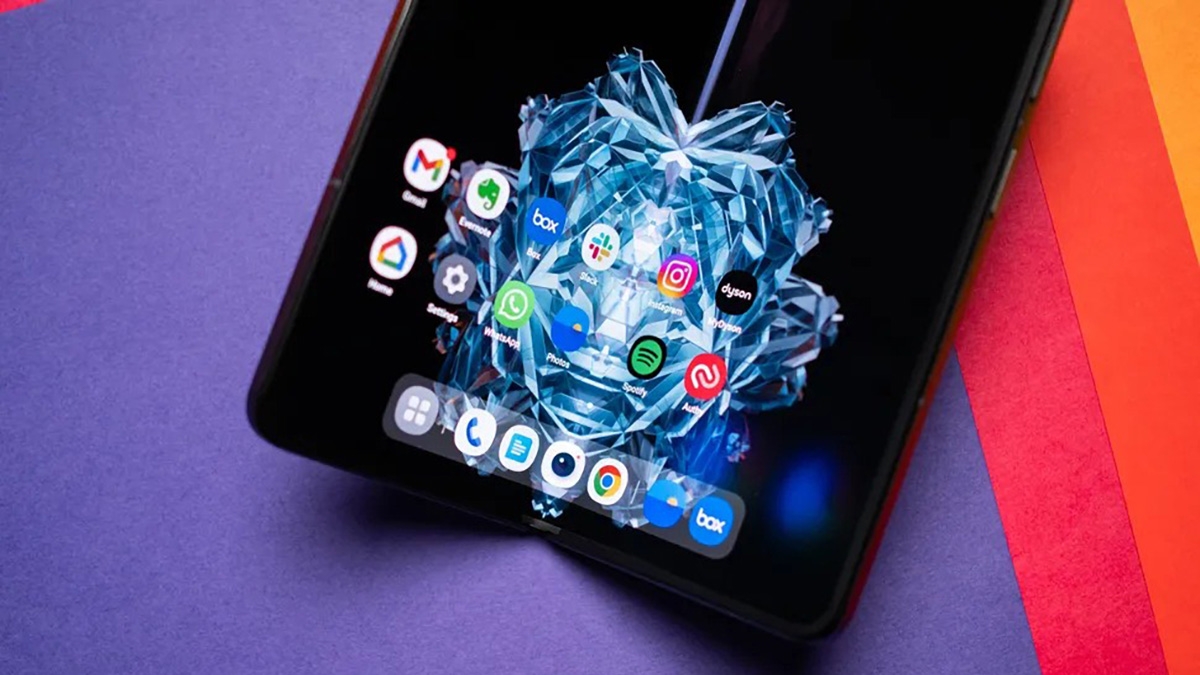 OnePlus Open thế hệ đầu tiên đã đạt thời gian sử dụng 11 giờ 45 phút